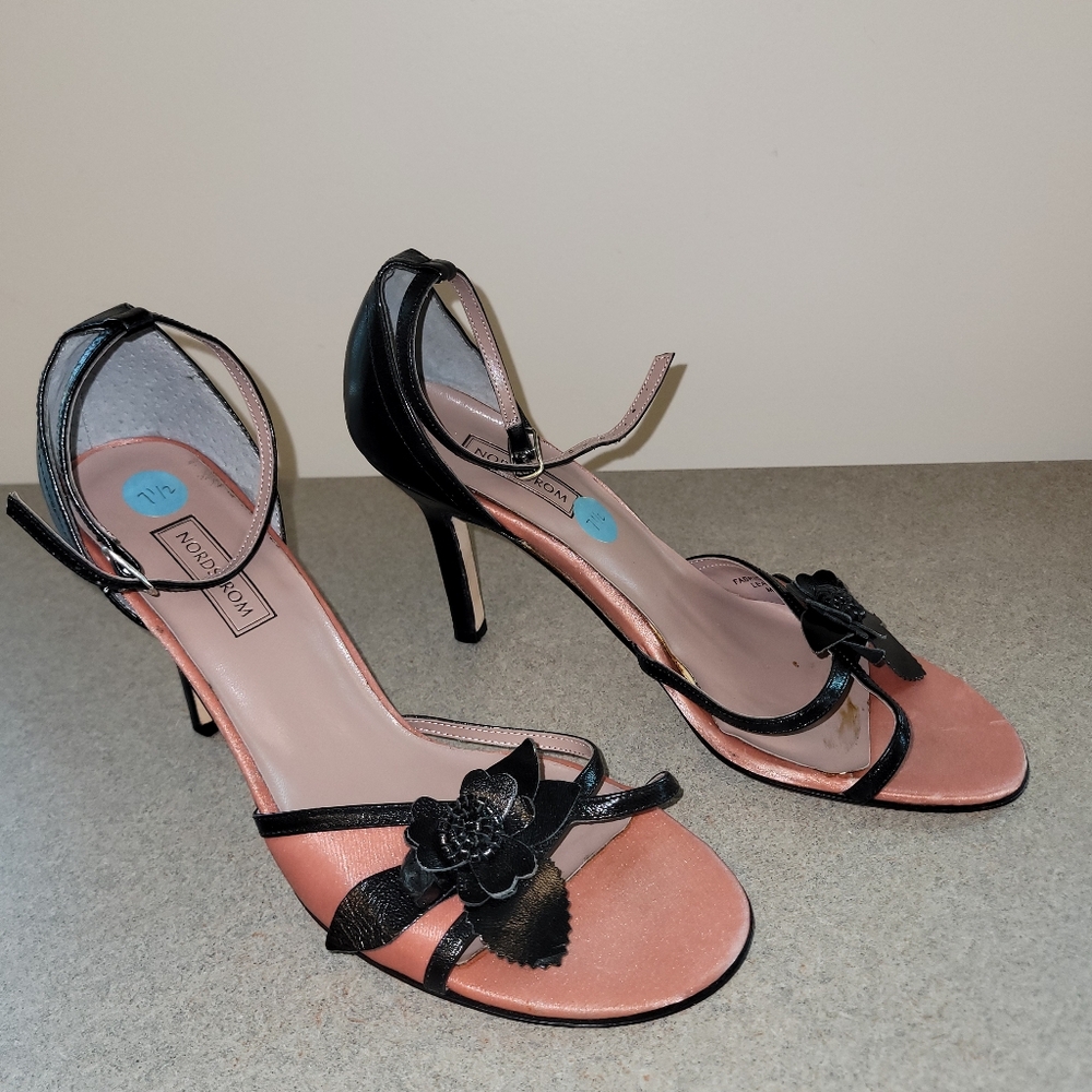 🖤Nordstorm Black Peep toe Heels 3 1/2"🩶